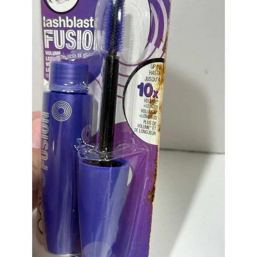 CoverGirl Lash Blast Fusion Mascara - 865 Black Vintage‎ Old Formula